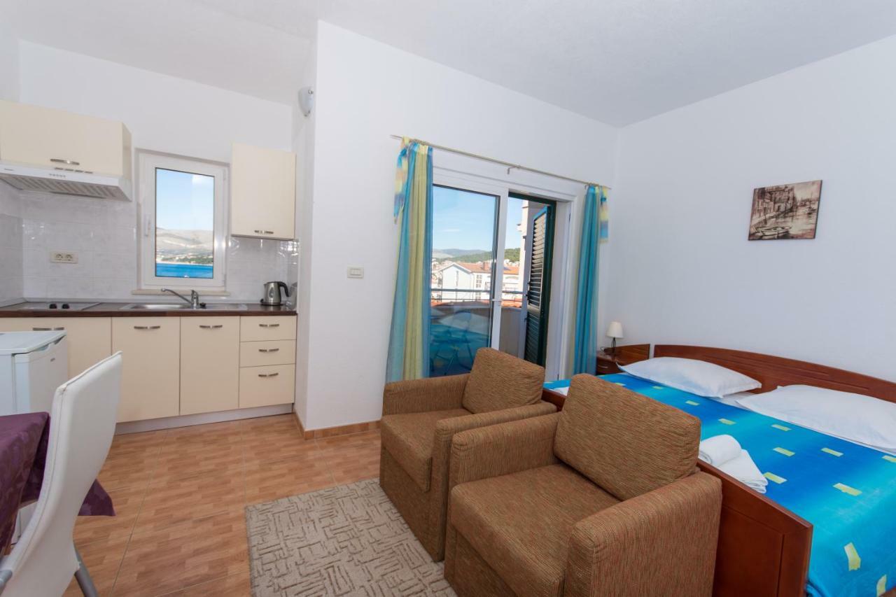 Apartments Fumija Trogir Ngoại thất bức ảnh