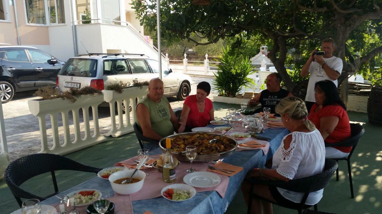 Apartments Fumija Trogir Ngoại thất bức ảnh